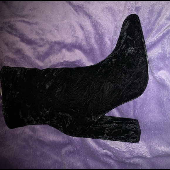 New size 10 booties - Picture 7 of 7